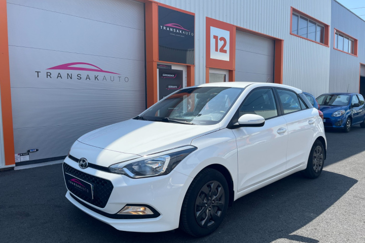 HYUNDAI i20