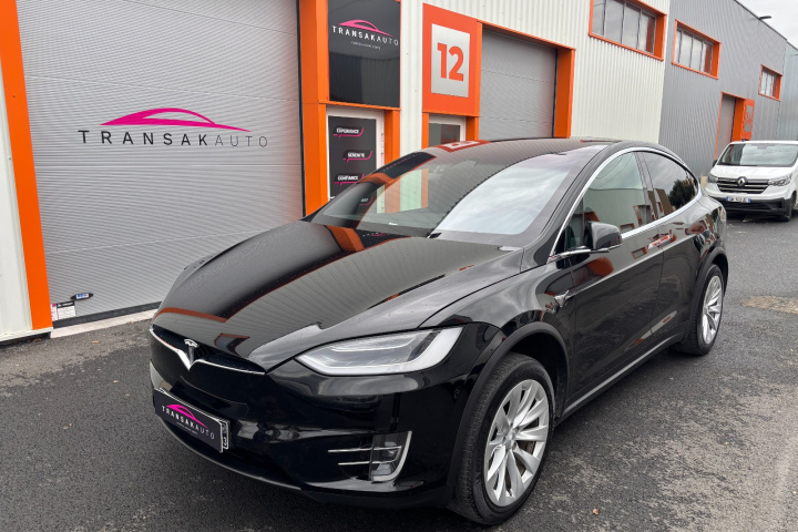 TESLA MODEL X
