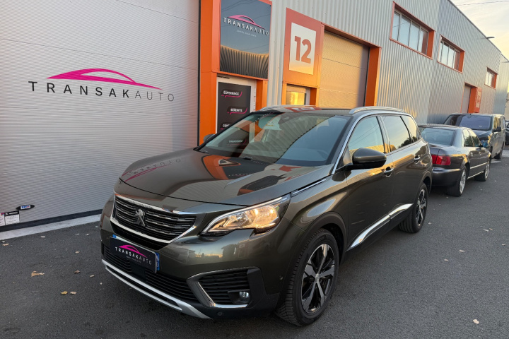 PEUGEOT 5008