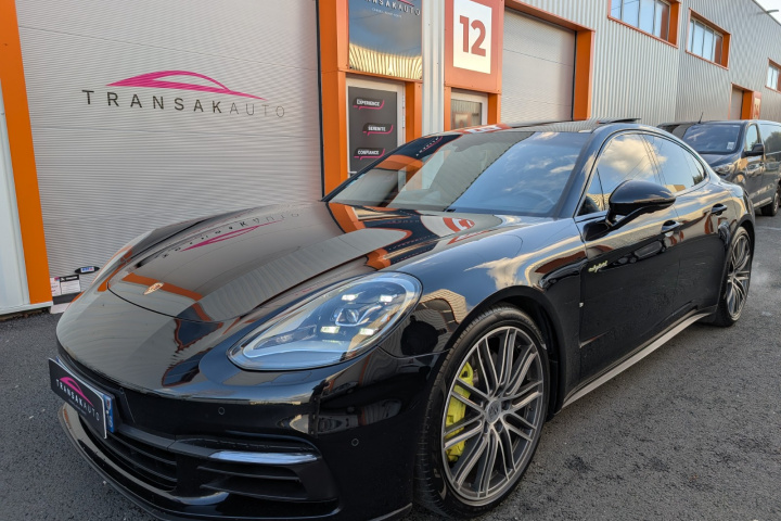 PORSCHE PANAMERA